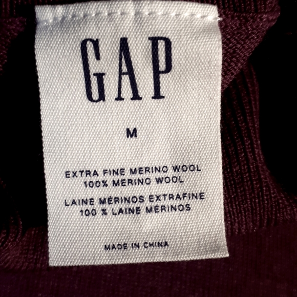 GAP 100% Merino Wool Turtleneck Sweater in Berrie - Picture 6 of 7